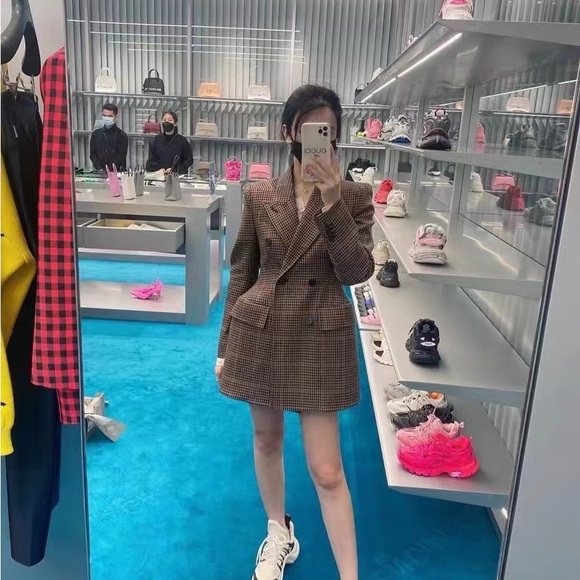 🚩steal authentic Balenciaga Yellow and Black Plaid Blazer - Picture 7 of 7